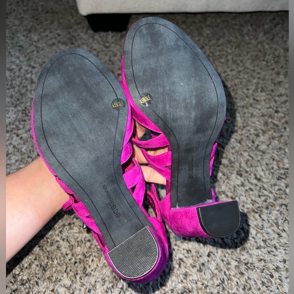 BCBG • “Rameena” lux kid suede strappy block heel sandals, size 6.5M in Magenta - Picture 4 of 6